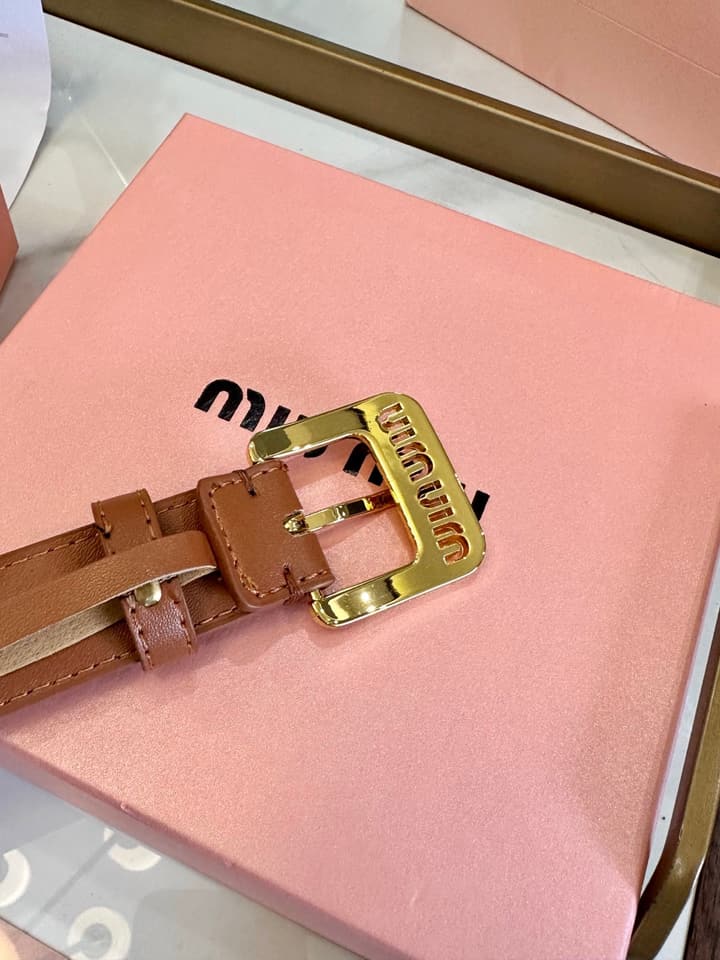 Miu Miu Classic Leather Belt – 3.0cm in Black With Gold Buckle