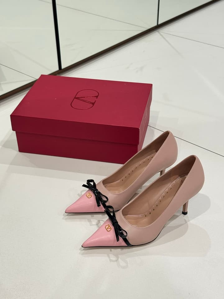 Valentino Bow-Detail High Heels in Black With White Bow