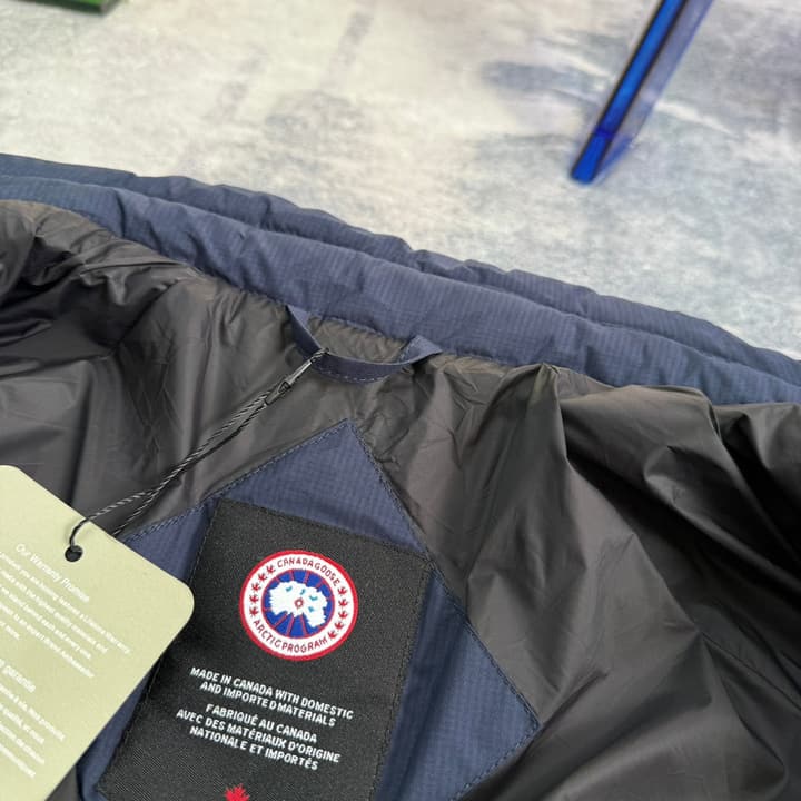 Canada Goose Lodge Series Coach Down Jacket – 2025 in Navy Blue
