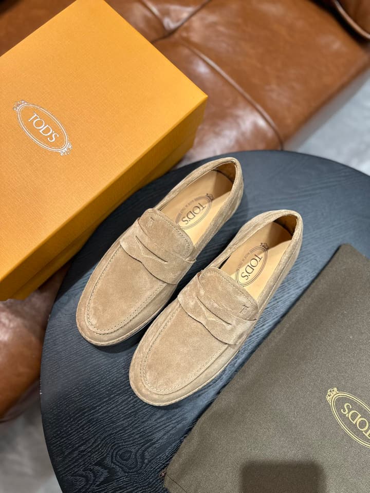 Tod's Calfskin Loafers in Light Brown