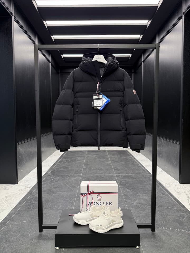 Moncler Grenoble Ski Down Jacket – 2025FW in Classic Black Down Jacket