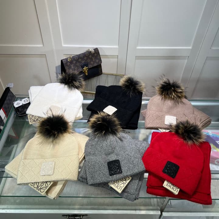 Loewe Classic Hat and Scarf Set in Cream Plain