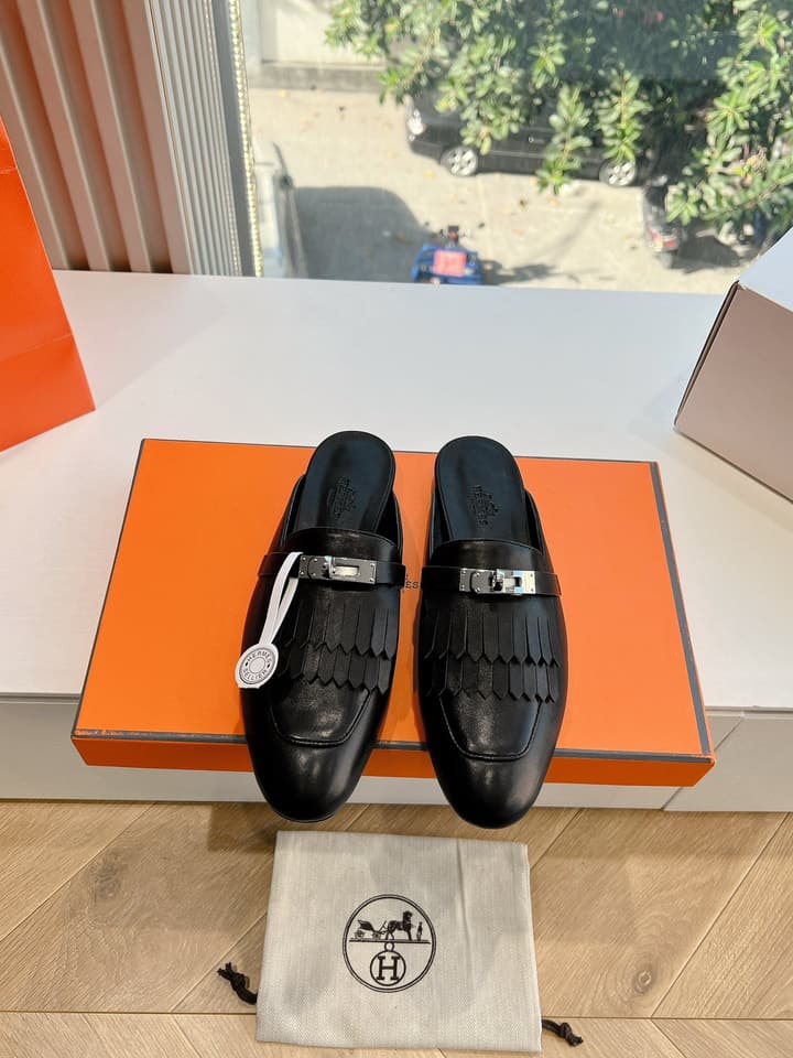 Hermès Calfskin Mules – 25SS/FW Collection in Black Embossed Leather With Silver Hardware