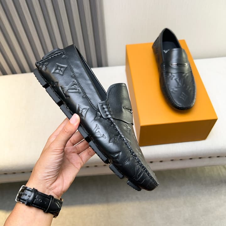 Louis Vuitton Pebbled Leather Driving Shoes in Black Textured Leather