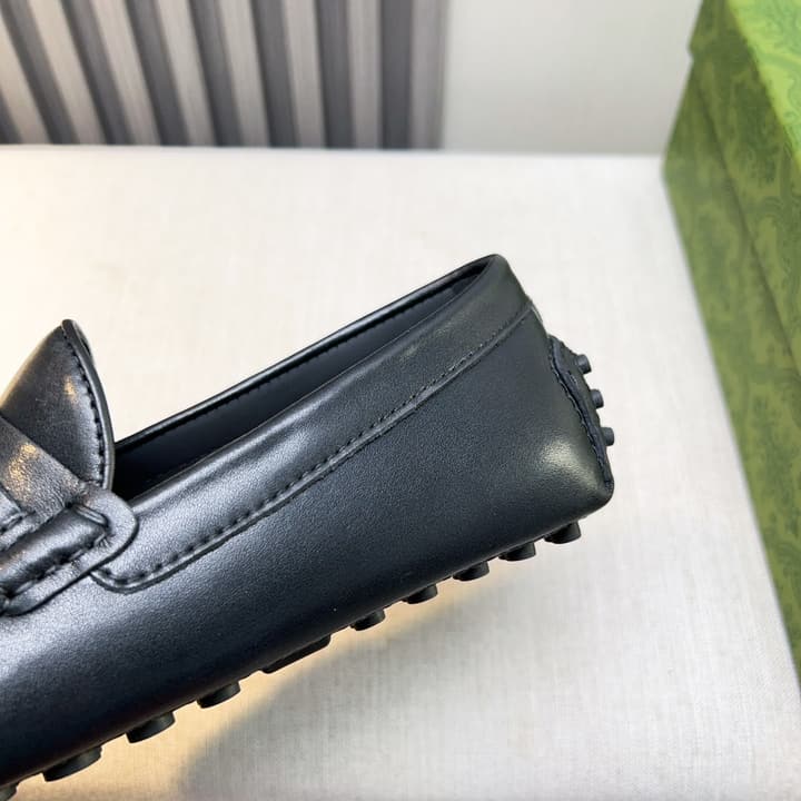 Gucci Premium Leather Loafers in Black Embossed Leather