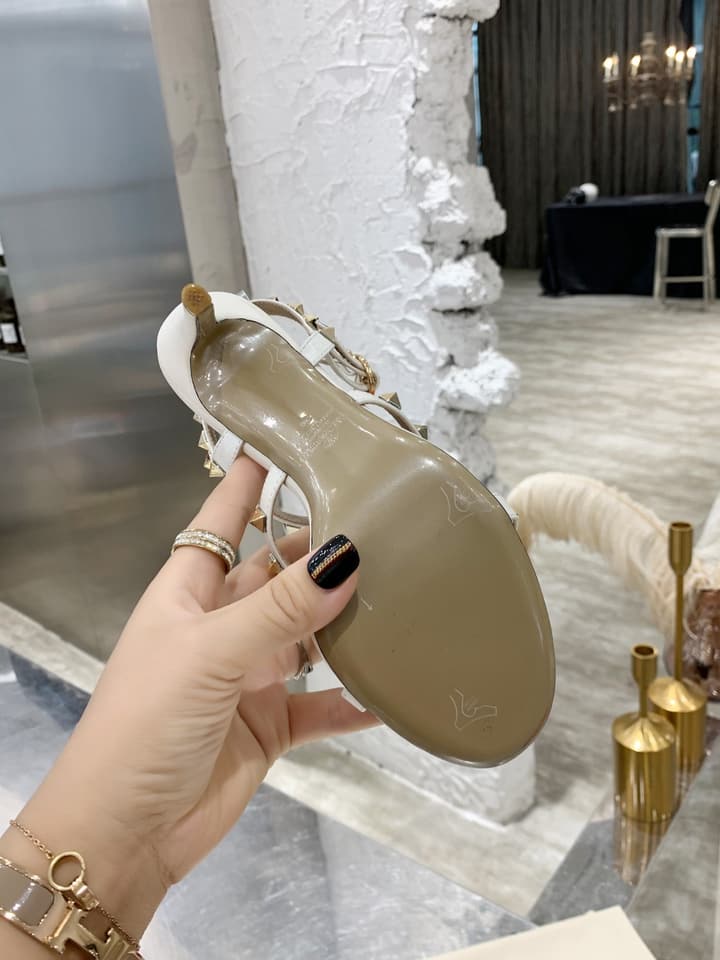Valentino Rockstud Classic Block Heel Sandals – 6.5cm in Nude