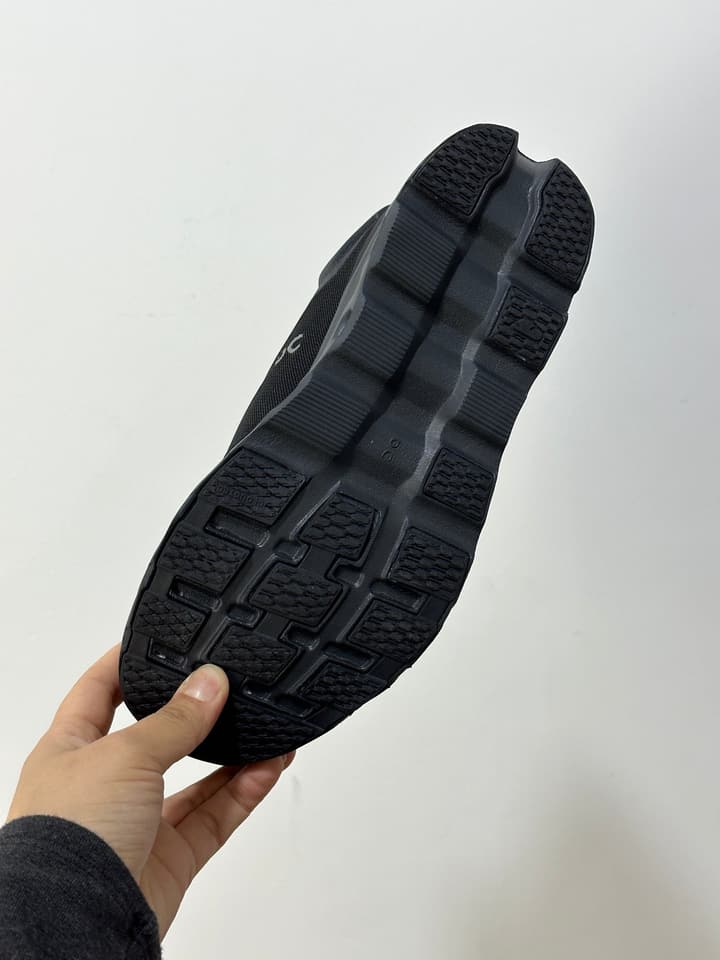 On x Roger Federer Cloudstratus 3 Special Edition Sneakers in All Black Red Accent