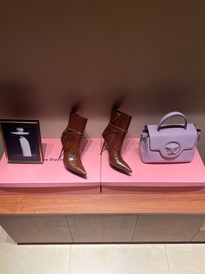 Tom Ford Luxury Metal Heel Ankle Boots in Black Leather