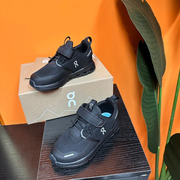 On Kids Running Sneakers – Kids Collection in Black
