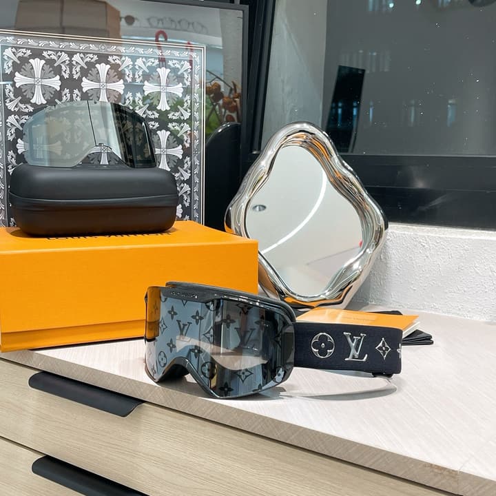 Louis Vuitton Ski Goggles in Black