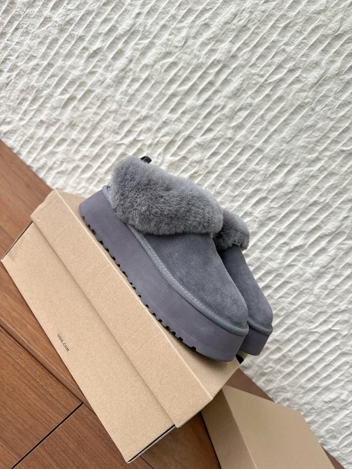 UGG Sheepskin Fur-Lined Slippers – Autumn/Winter Collection in Tall Light Pink With Cream Fur