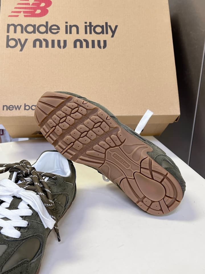 Miu Miu x New Balance 530 SL Sneakers