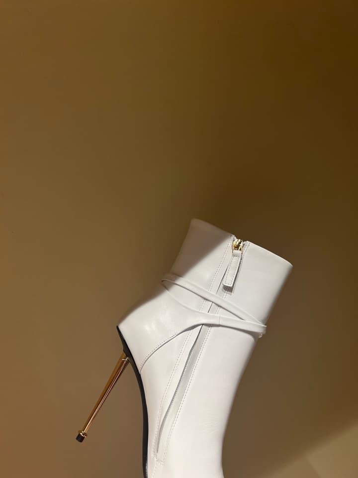 Tom Ford Luxury Metal Heel Ankle Boots in Black Leather