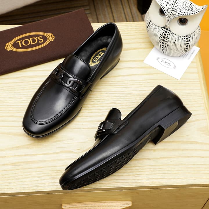 Tod's Classic Men's Driving Shoes in Polished Black