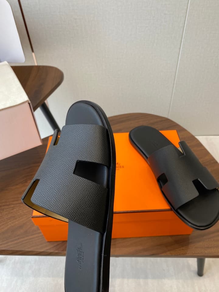 Hermès Izmir Series Men's H-Slide Sandals in Classic Black