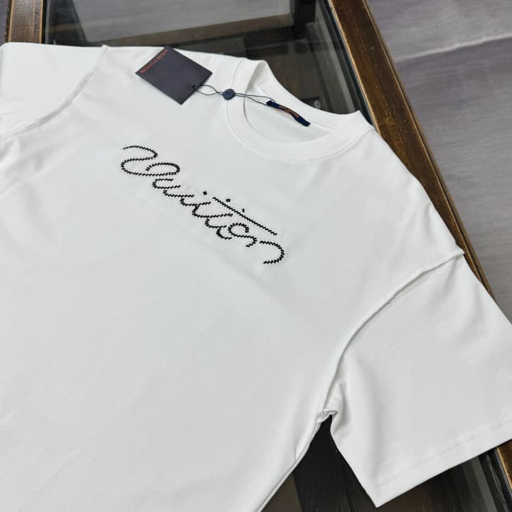Louis Vuitton Embroidered Logo Oversized T-Shirt – Summer Collection – 26SS in Apricot Colorful LV Lovers