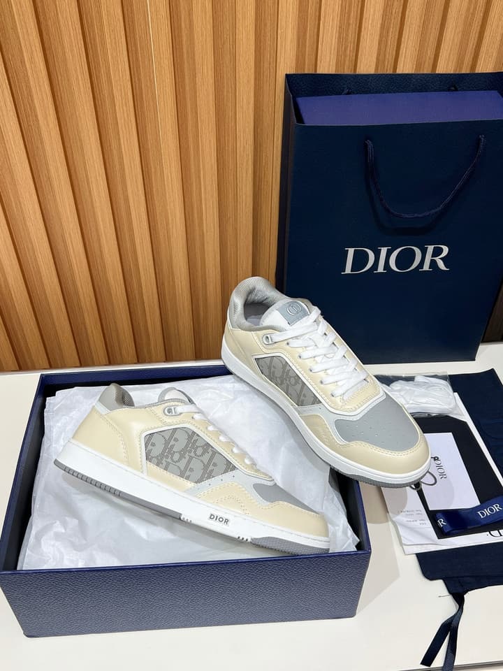 Dior B27 Unisex Sneakers – 2025 Collection in Beige With Dark Green Accents
