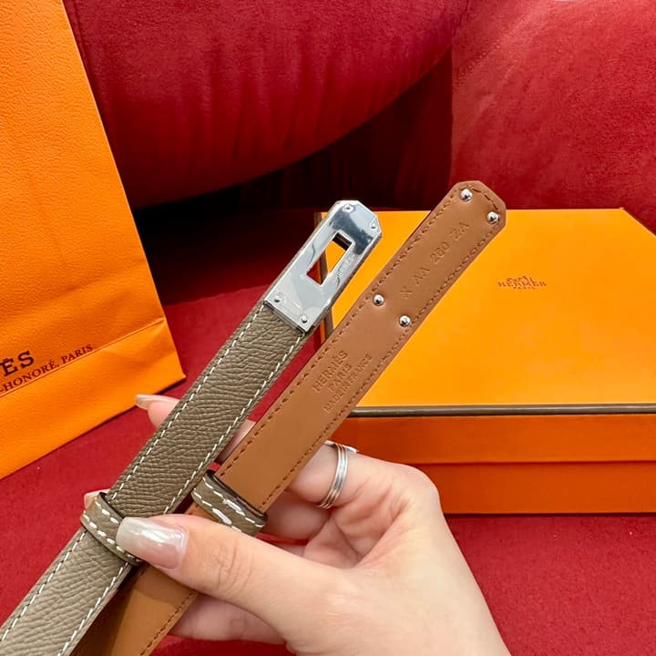 Hermès Kelly Epsom Leather Belt in Black Leather With Gold Hardware