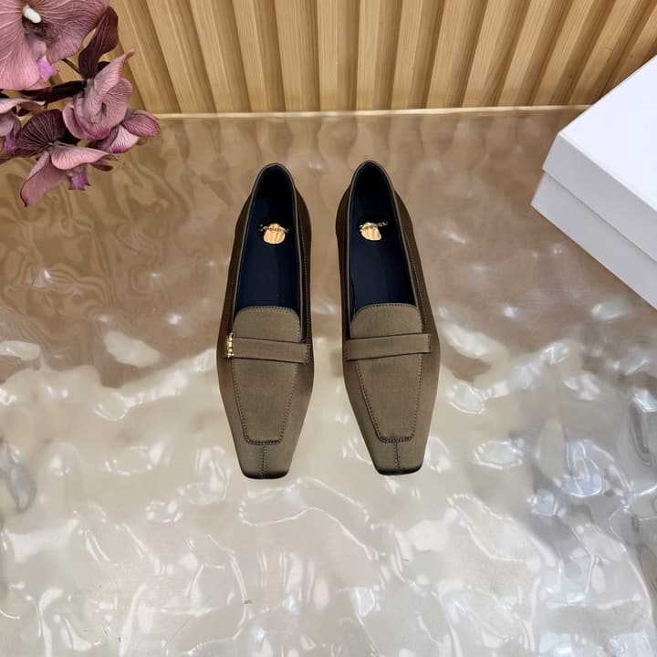 Saint Laurent Silk Chain Mules – Spring/Summer Collection – 26S in Beige