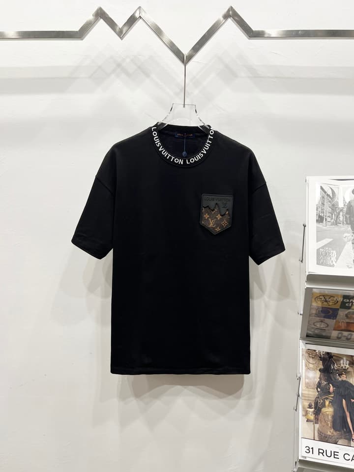 Louis Vuitton Leather Label Pocket Embroidered T-Shirt – 2025 Summer Collection in Classic Black