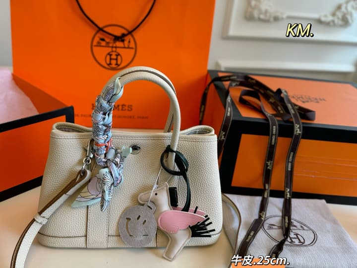 Hermès Garden Tote Bag in Black