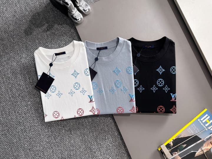 Louis Vuitton Gradient Flocked Clover Logo T-Shirt – 2025SS in Black