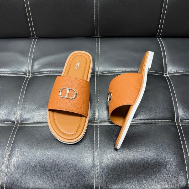 Dior Men's Pebbled Leather and Suede Slides – Spring/Summer Collection 2025 in Black Pebbled Leather Cross Strap