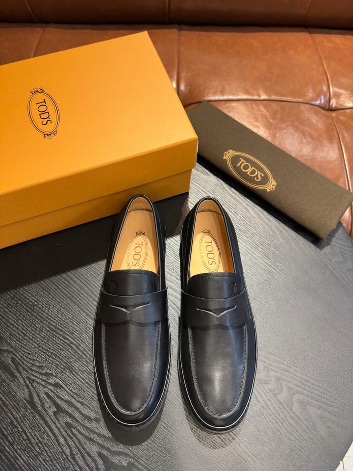 Tod's Gommino Calfskin Loafers in Charcoal Suede