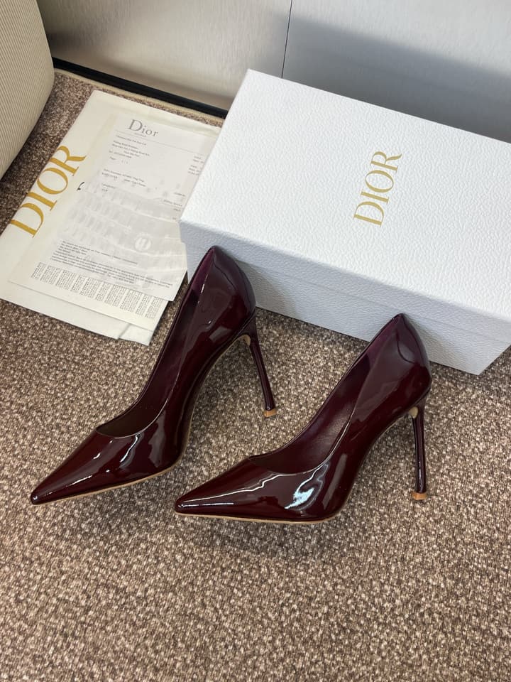 Dior CD Logo Pointed Toe Pumps – 2025 Spring/Summer Haute Couture Collection in Shiny Black Flat