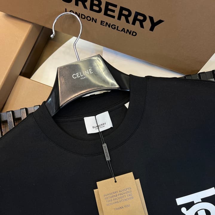 Burberry Monogram Pattern Cotton Loose T-Shirt – Spring/Summer Collection in Black