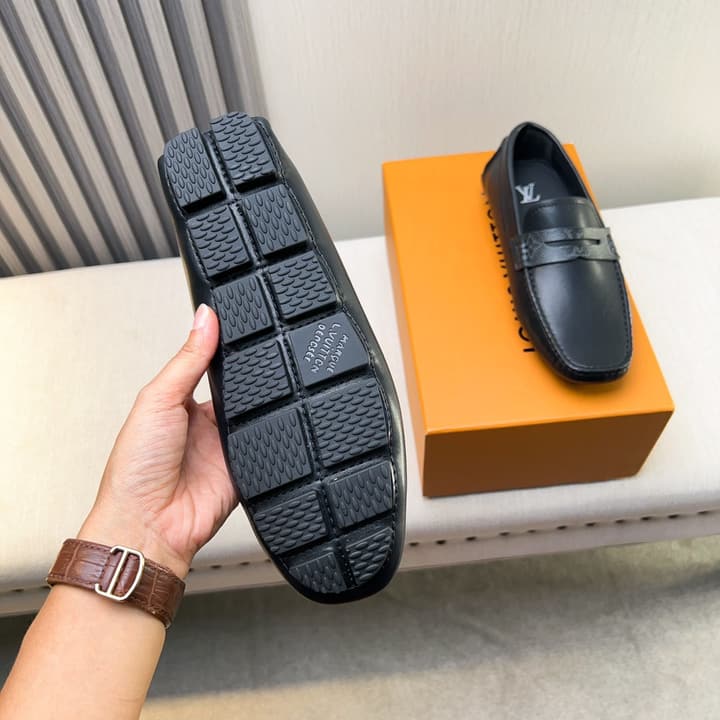 Louis Vuitton Pebbled Leather Driving Shoes in Black Textured Leather