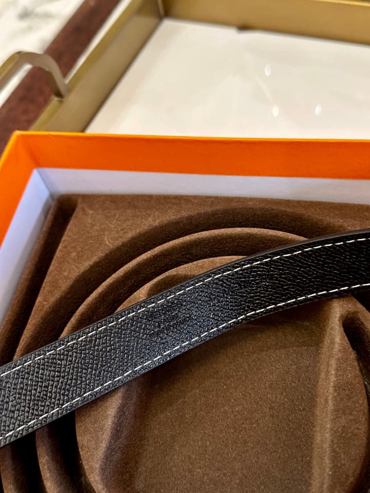 Hermès Classic Leather Belt – 2.5cm in Tan Textured With Polished Gold Buckle