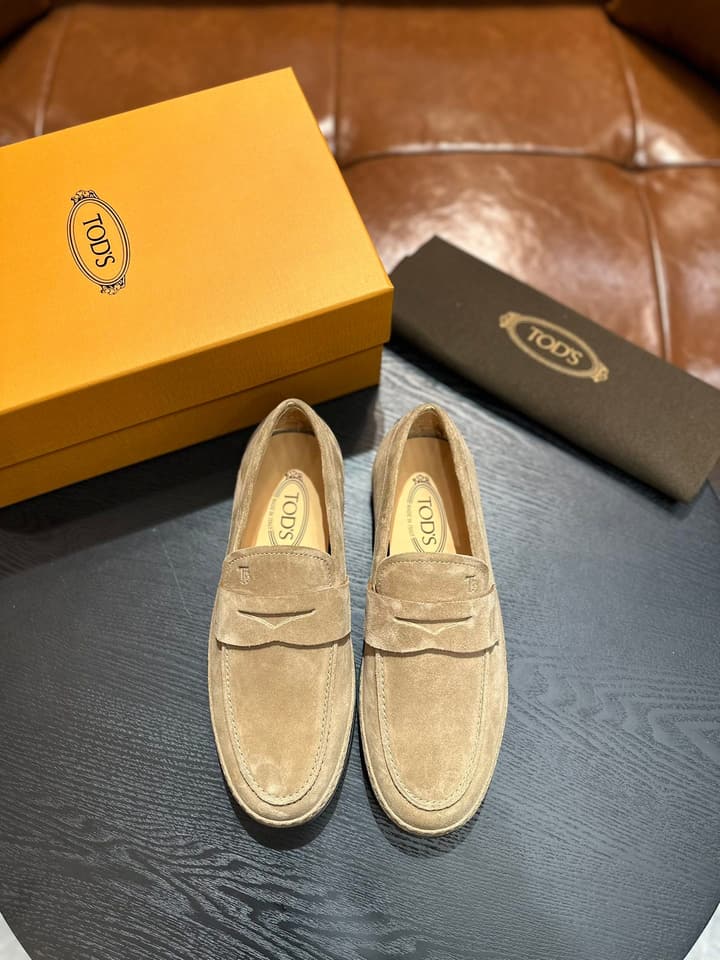 Tod's Calfskin Loafers in Light Brown