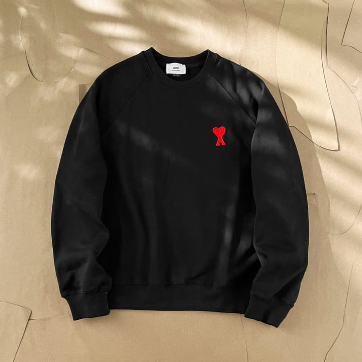 Ami Paris Ami de Coeur Raglan Crewneck Sweatshirt – Autumn/Winter in Classic Black
