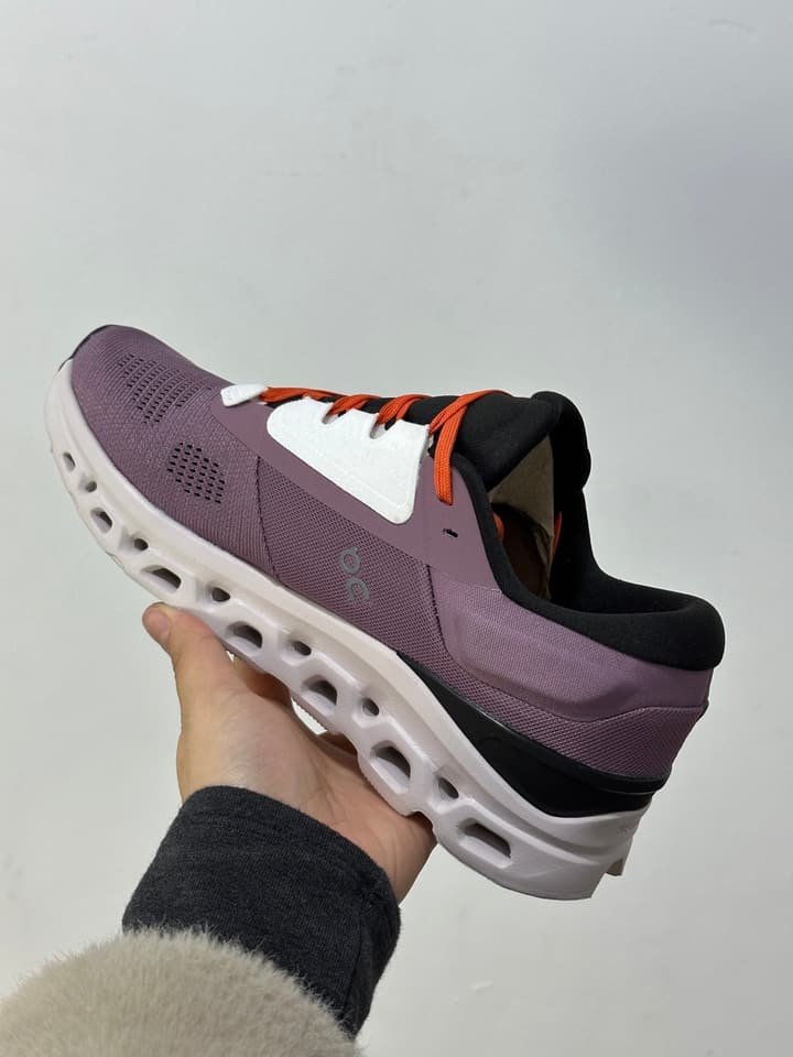 On x Roger Federer Cloudstratus 3 Special Edition Sneakers in All Black Red Accent