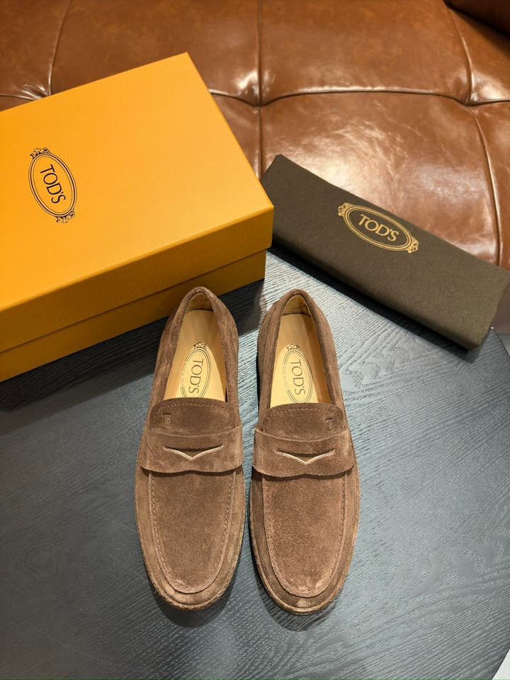 Tod's Gommino Calfskin Loafers in Charcoal Suede