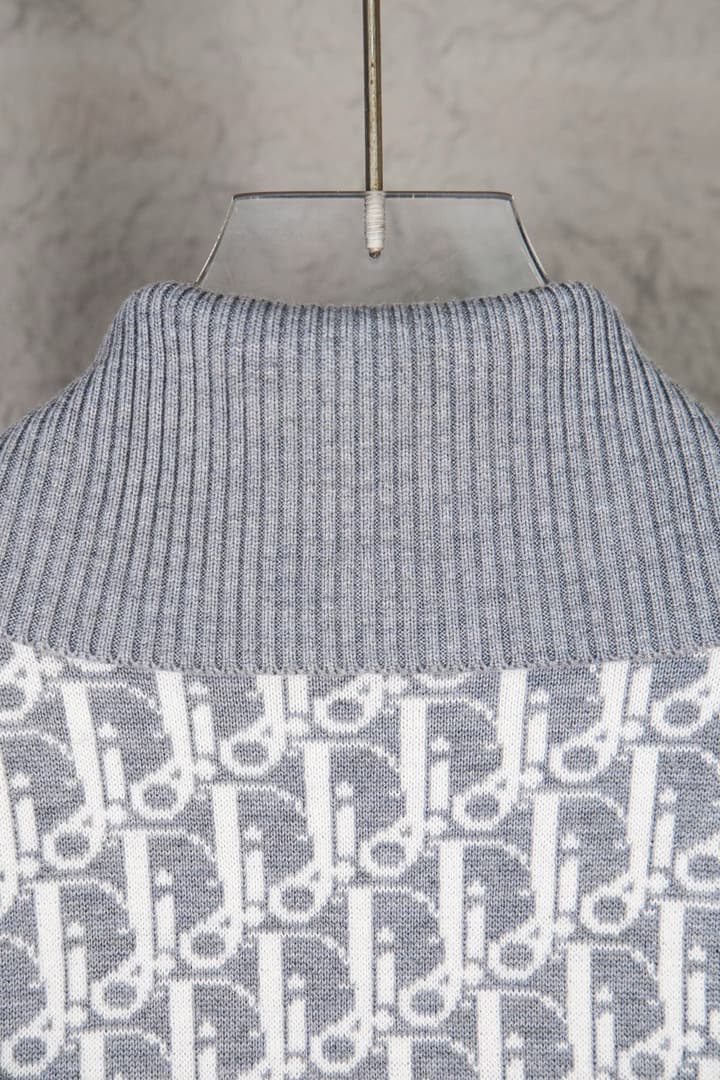 Dior Classic Oblique Reversible Cashmere Sweater – 25FW in Camel Oblique Pattern