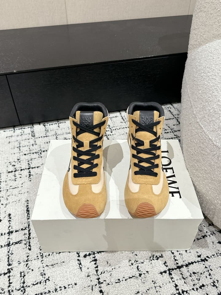 Loewe Flow Runner 2.0 Runway Sneakers – 25SS in All White With Gum Sole
