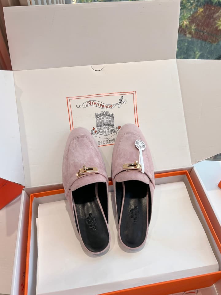 Hermès Mules Loafers – 2025 Spring/Autumn Collection in Dark Green Suede