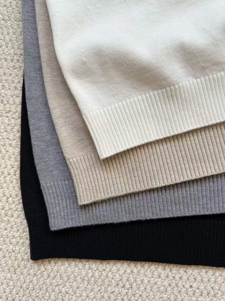 Ralph Lauren Classic Solid Crewneck Knit Sweater in Black