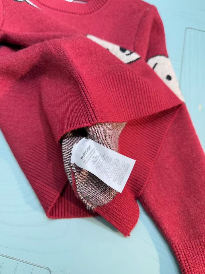 Burberry Classic Kids Knitted Cardigan – 2025SS – Kids Collection in Deep Red Bear Sweater