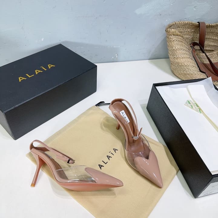 Alaïa Heart PVC Pointed Toe Slingback Mules – Spring/Summer Collection – 25SS in Black Patent Toe