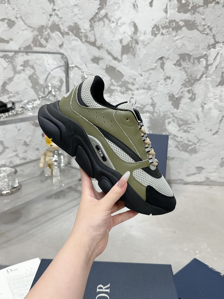 Dior B22 Men's Retro Jogging Sneakers in Black And White Patterned