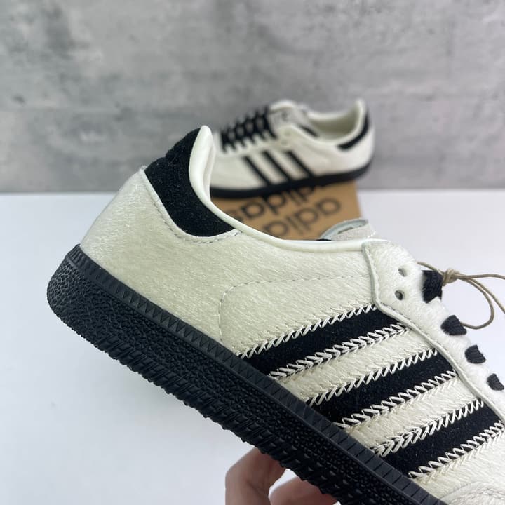 Adidas Samba OG Sneakers in Black