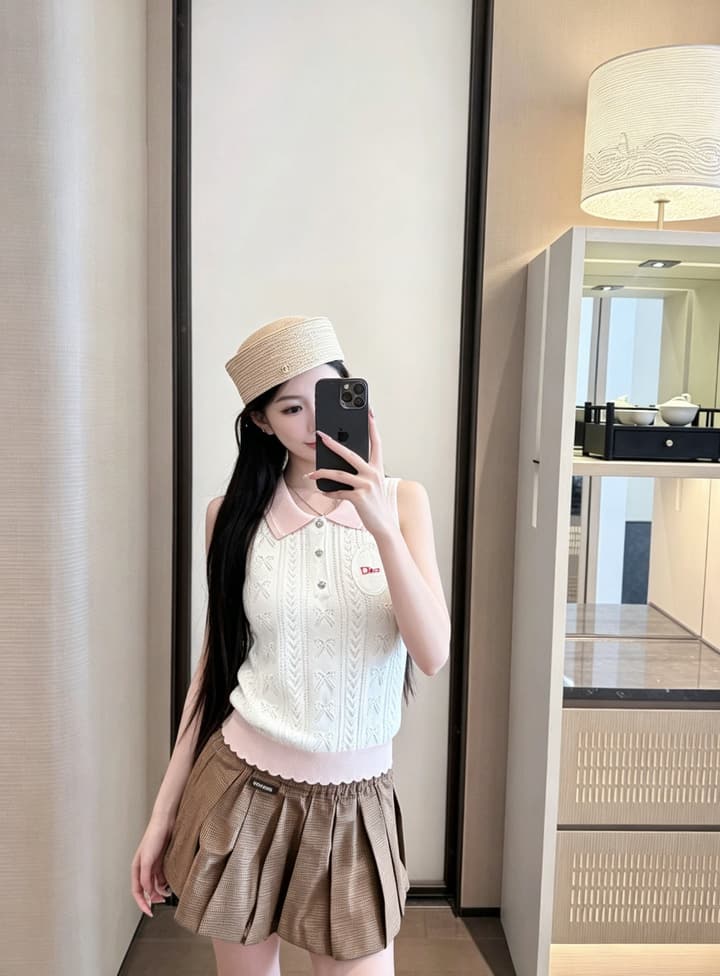 Dior Lapel Collar Knit Vest in Pink