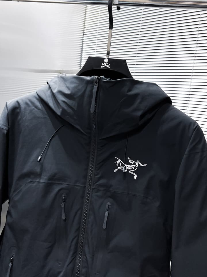 Arc'teryx Classic Hard Shell Down Ski Jacket in Dark Gray Shell
