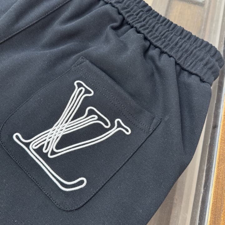Louis Vuitton Casual Shorts – 2026 Collection in Apricot With Script Logo