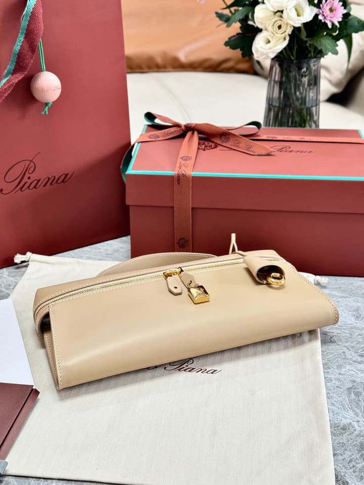 Loro Piana Extra Clutch L29 Handbag in Pale Beige