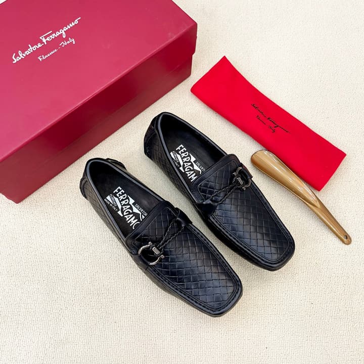 Ferragamo Men's Driving Loafers in Black Grained Gancini