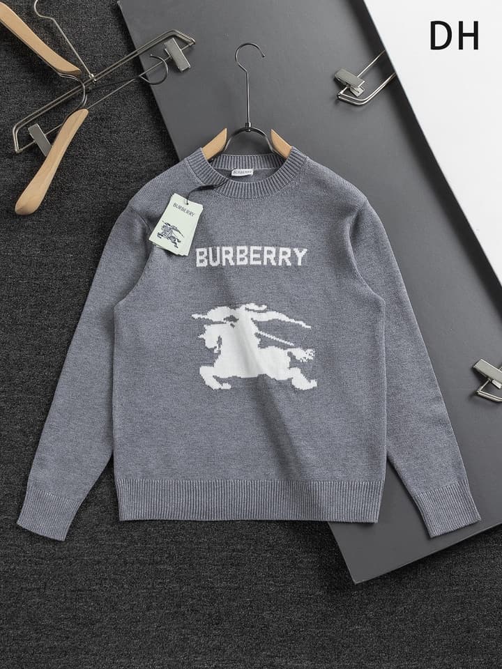 Burberry Equestrian Knight Jacquard Sweater – 25SS in Grey With White Logo